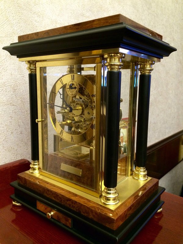 Часовой ломбард швейцарские часы. Ломбард перспектива Коробейников.