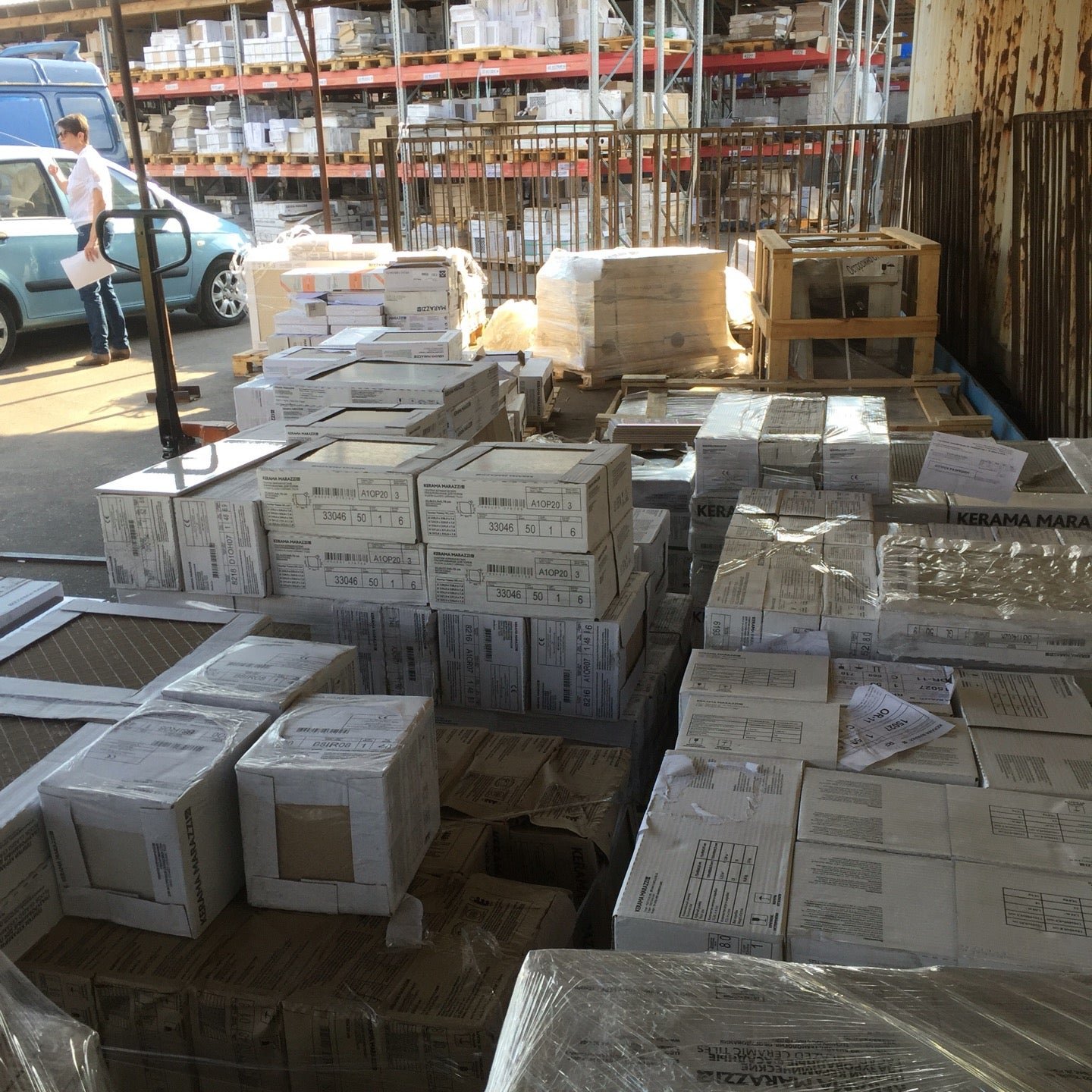 Магазин плитки керама марацци. Мытищи, ярославское шоссе, д. Kerama marazzi четтоли. Kerama marazzi автозаводская магазин изнутри. Керама мытищи.