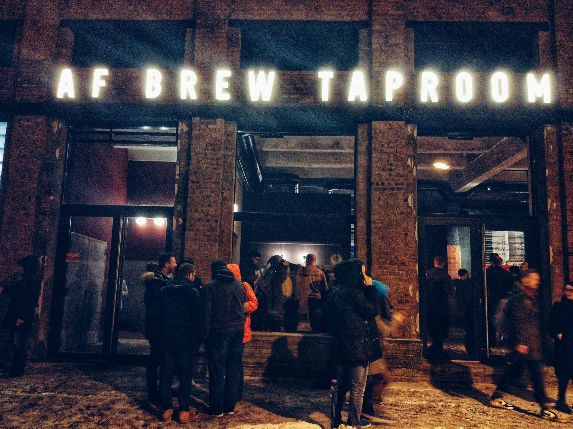Арт кафе на большой морской. Крафт брю кафе санкт-петербург. Brew спб. Taproom курляндская 48. Brew спб.