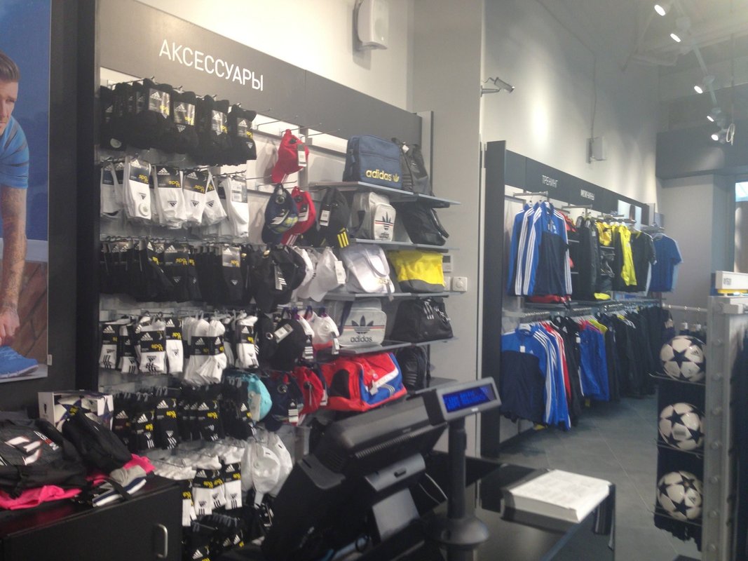 Магазин спортивной одежды в ростове. Магазин адидас в Ростове. Адидас Ростов дисконт. Спорттовары в Ростове на Дону. Спорт магазины в Ростове.