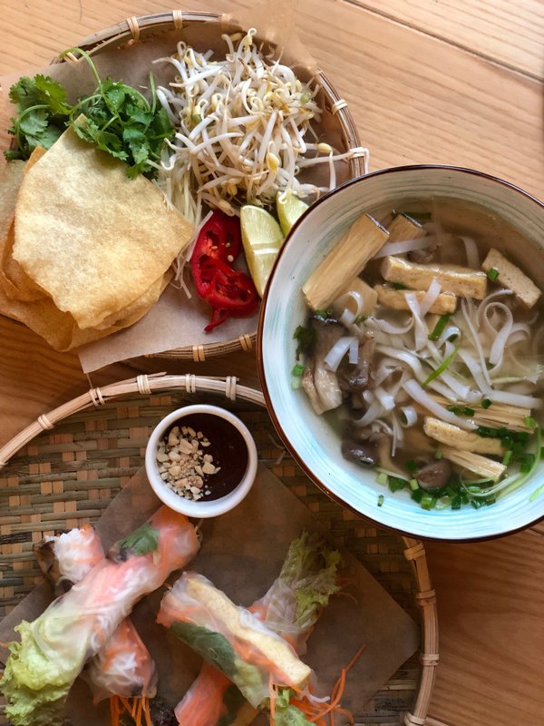 Pho n nem. Вьетнамская кухня Невский. Вьетнамская кухня на парке культуры. Веган ФО бо. Чай ФО бо.