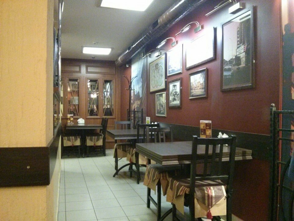 Пиццерия Slice NYC Pizza с 60-сантиметровой пиццей на Страстном бульваре Михаил 