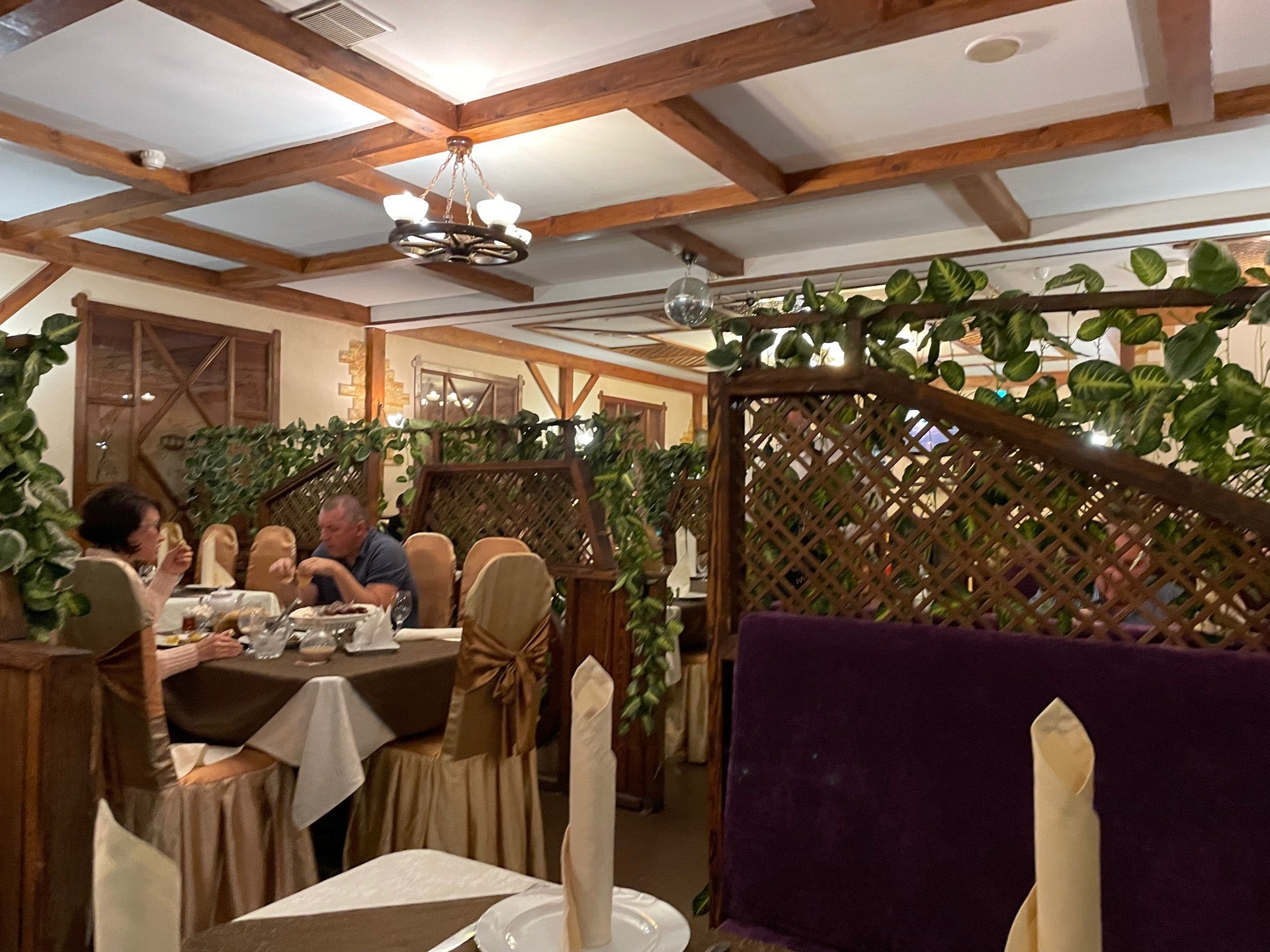 каретный дворик геленджик. гостиница каретный дворик геленджик гостиница. каретный двор ленинский 72. ресторан каретный двор москва. ресторан каретный дворик геленджик.