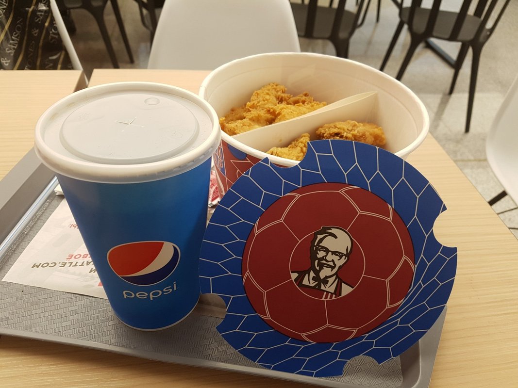 Kfc шереметьево. КФС Шереметьево терминал в. Аэропорт Шереметьево КФС. KFC Шереметьево b.