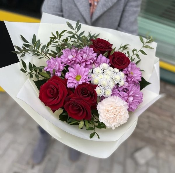 «Фломаркет» — маркетплейс цветов и подарков с доставкой по Москве и России