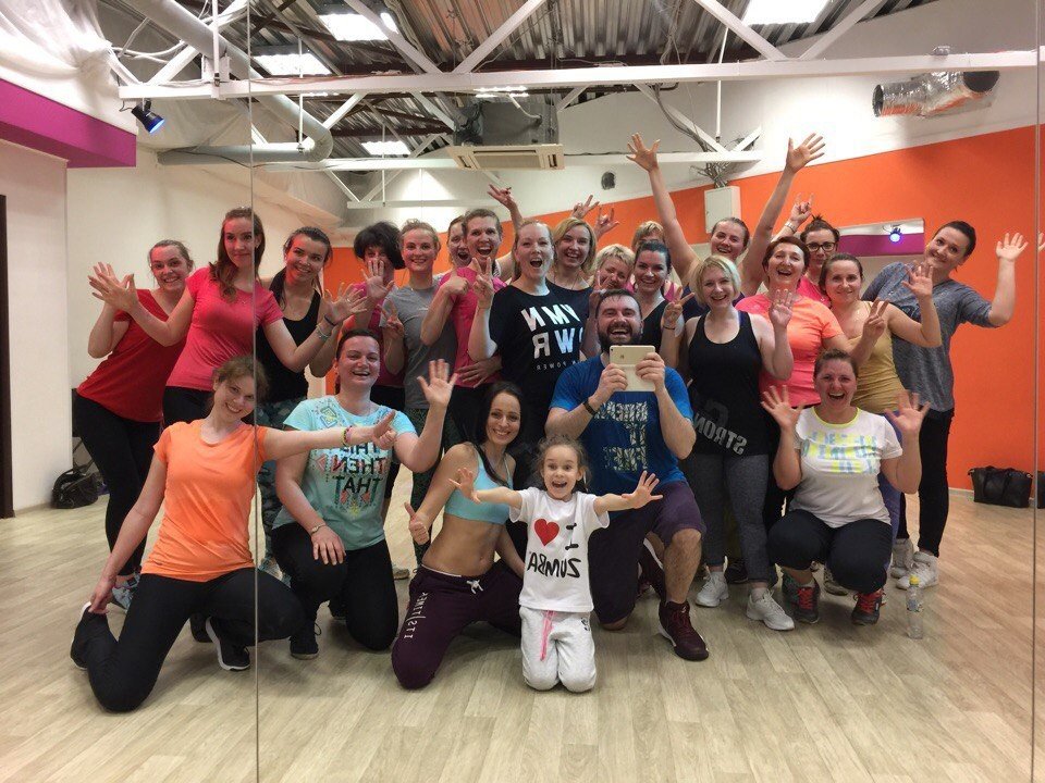 Танцы озерки для взрослых. Тверк начинающие. Хореографический фестиваль. Танцы озерки. Танцы на тнт хип хоп.