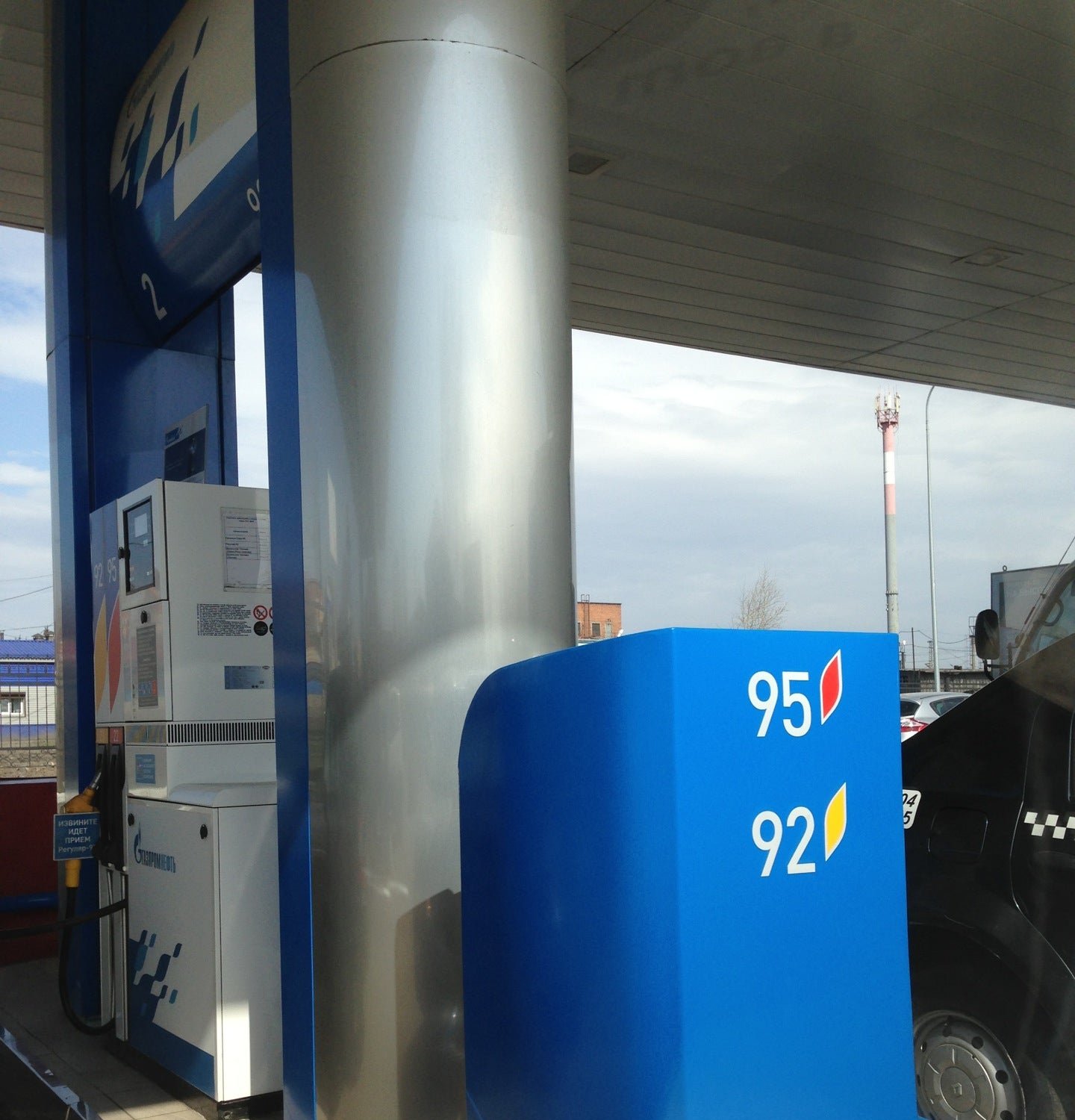 Официальные азс газпромнефть. Газпром АЗС ADBLUE. Адблю на АЗС Газпромнефть. ADBLUE на заправках Газпромнефть