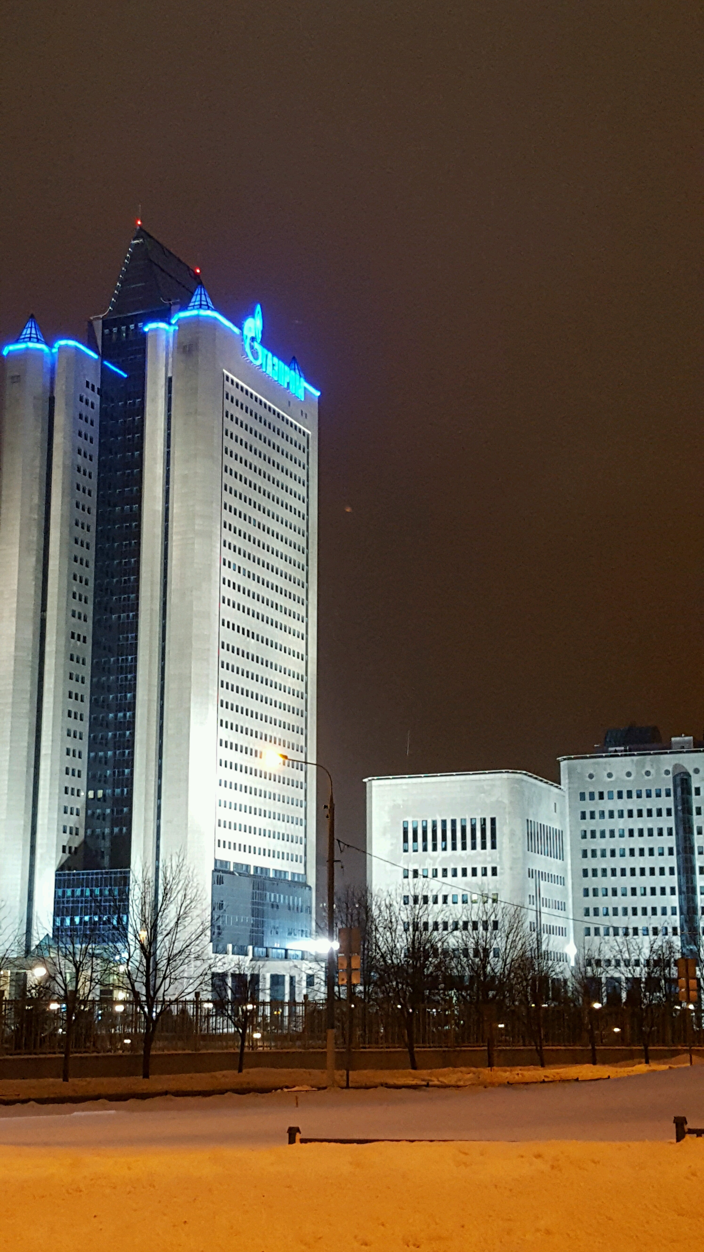 Наметкина 16 москва. Газпромбанк головной офис наметкина. Высотка газпрома в москве. Главный офис газпромбанка в москве наметкина. Москва, ул.