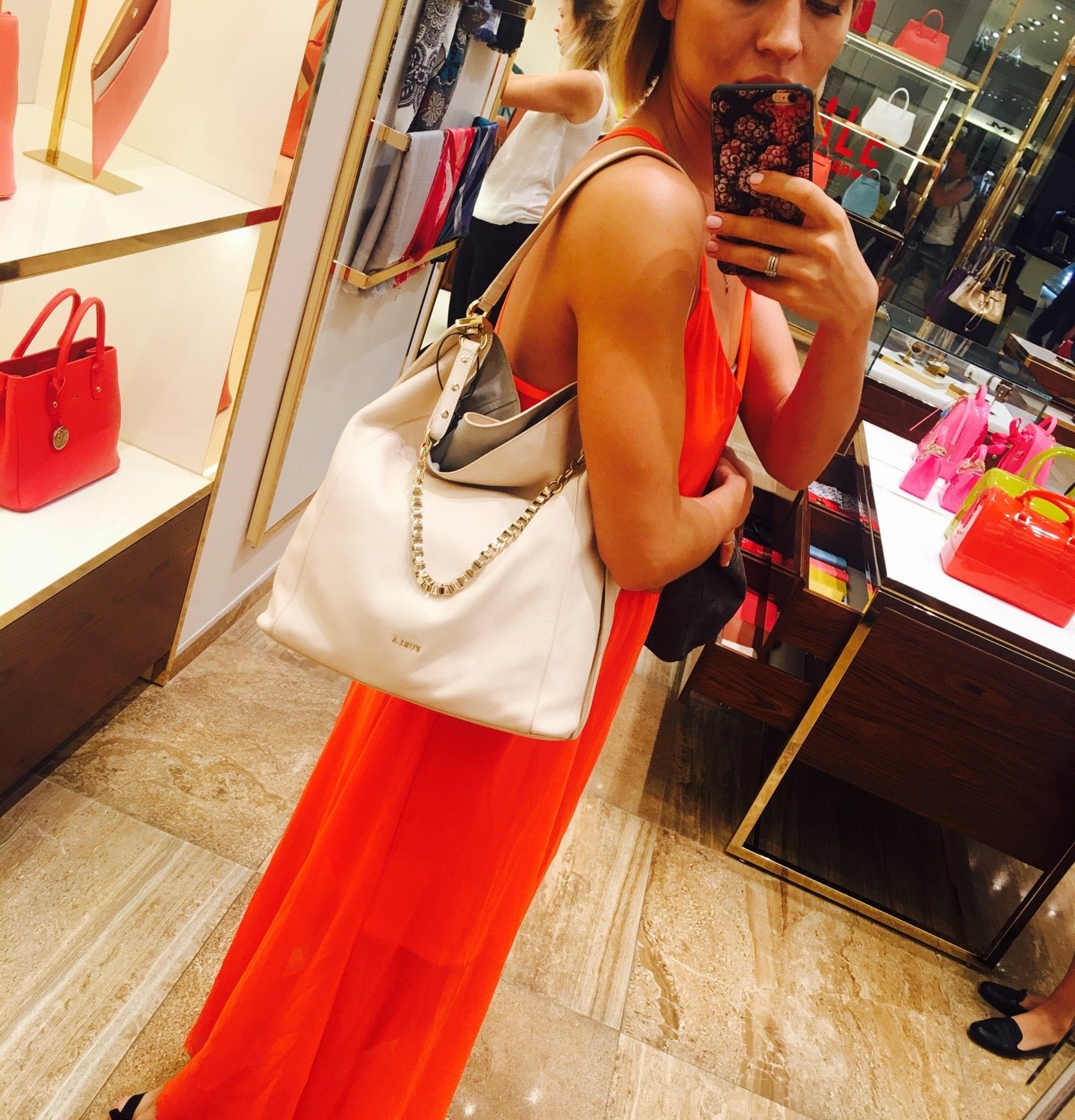 Магазин итальянских сумок Furla в ТЦ Метрополис - отзывы, фото, цены ...