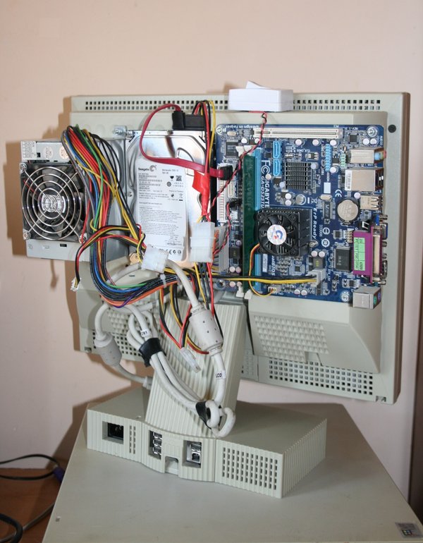 Моноблок из системника. Корпус для моноблока. Моноблок из ноутбука своими руками. Моноблок из корпуса пк. Как собрать моноблок.