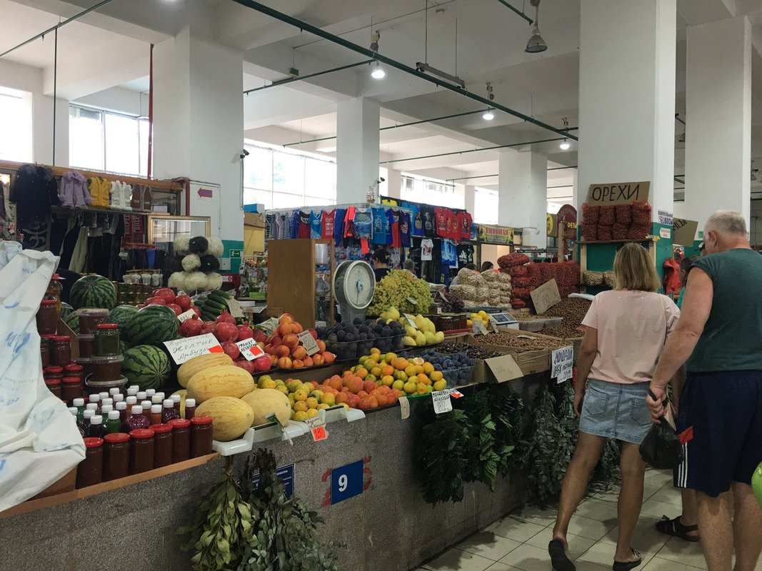 Вещевой рынок в лазаревском. Рынок ТВС Лазаревское. Рынок в Лазаревском на Калараш. Ранок Лазаревсеое Калараш. Кубанский рынок в Лазаревском.