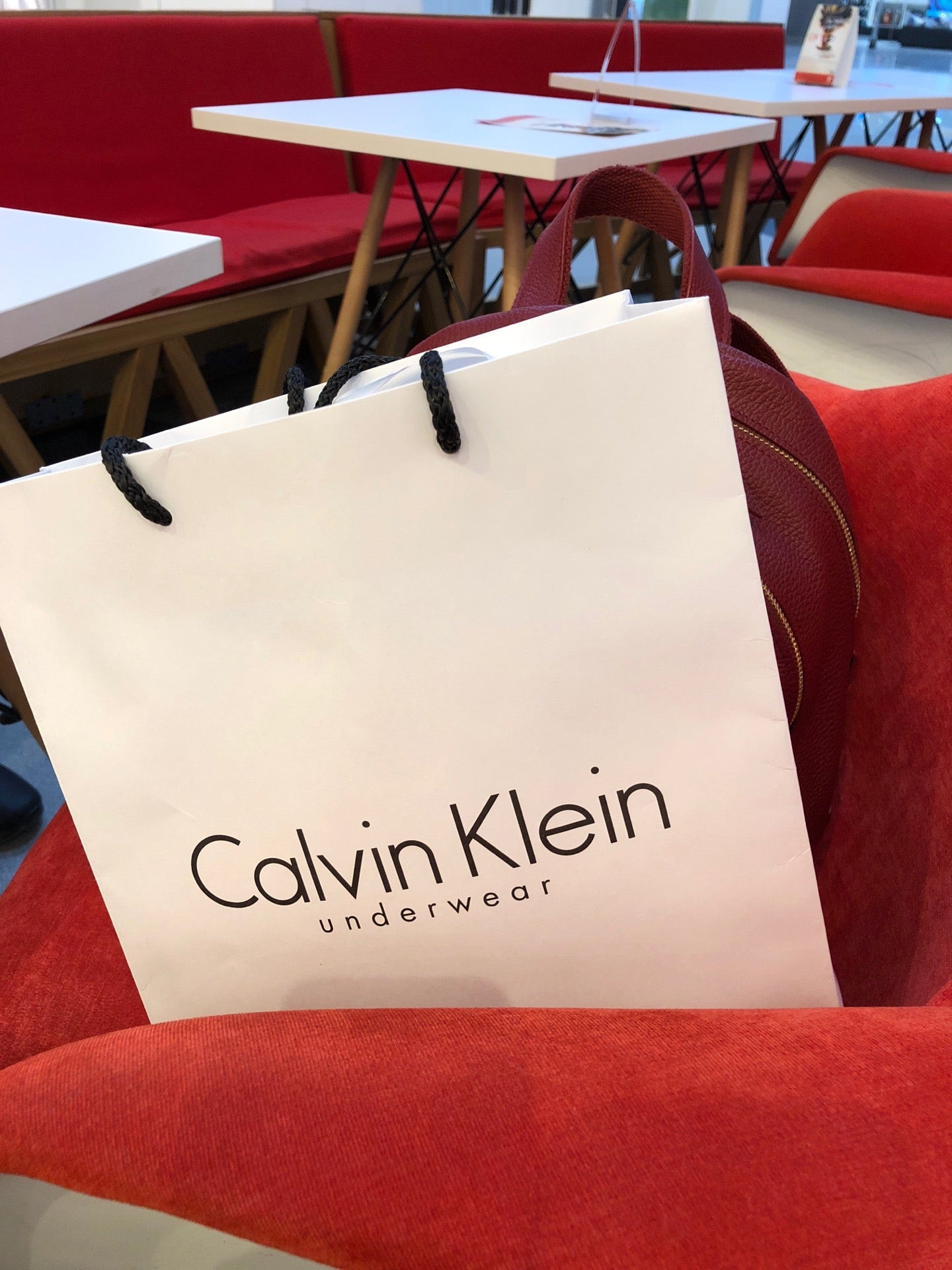 Calvin Klein в магазинах одежды и обуви в Москве рядом со мной – Купить  одежду Кельвин Кляйн: 38 заведений на карте города, 335 отзывов, фото –  Zoon.ru