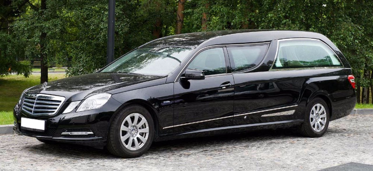 Похоронный автомобиль