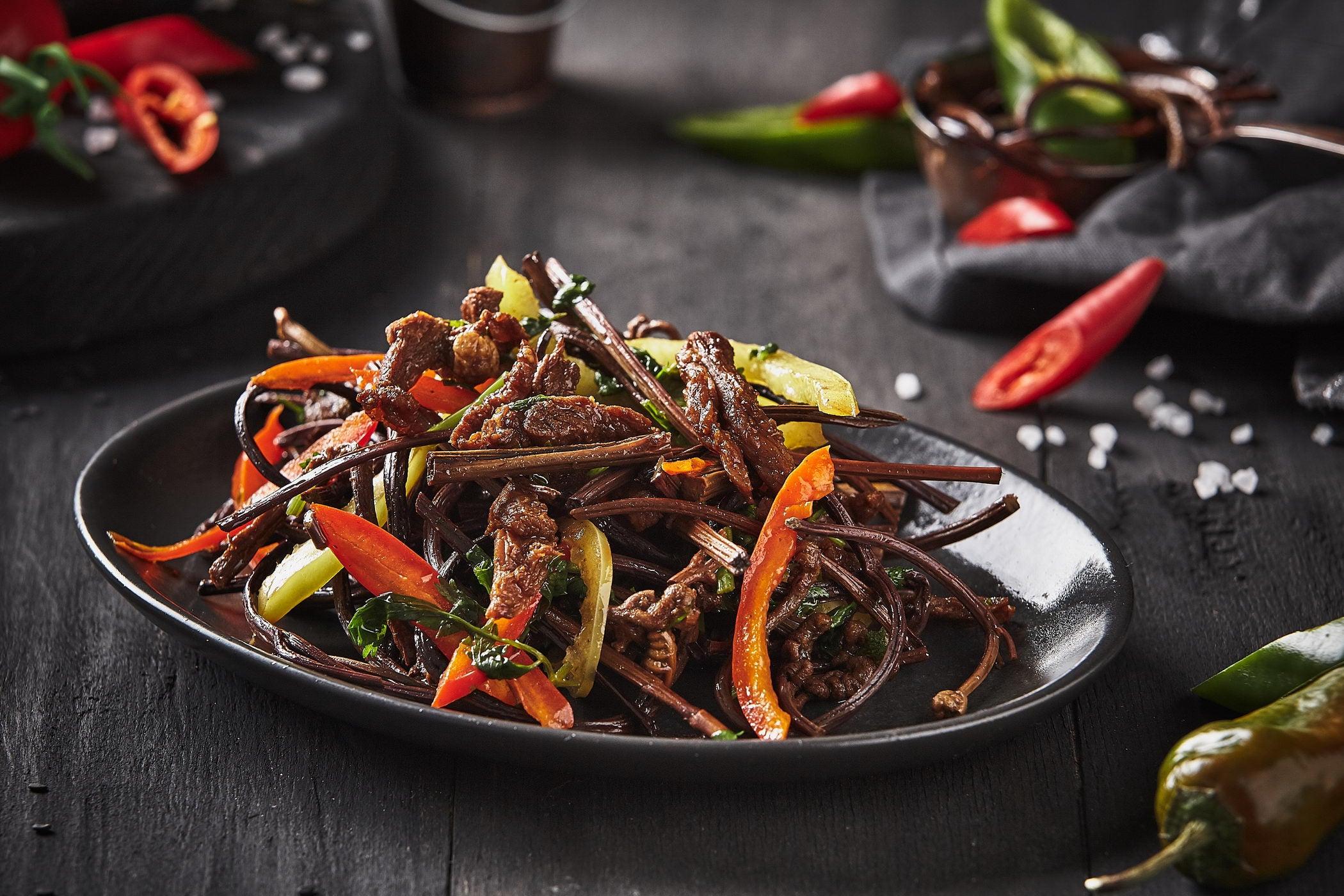 Корейская кухня пибимпап. Азиатская еда красноярск. Еда в город красноярск. Новое кафе в красноярске с китайской кухней. Китайская кухня красноярск.