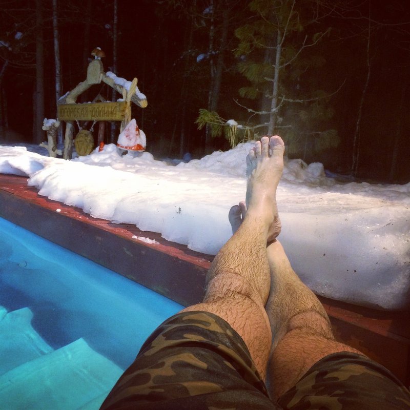 Горячие источники ханты-мансийск югорская долина. Банный дворик радужный хмао. Югорская долина банный дворик. Югорская долина банный дворик. Сауна югорская долина ханты-мансийск.