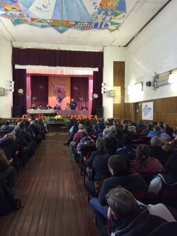 Дк родник купить билет. ДК Родник Железнодорожный зал. Волоколамск, ДК руднички. ДК Родник Нарыкары. Дворец культуры Родник Московский.