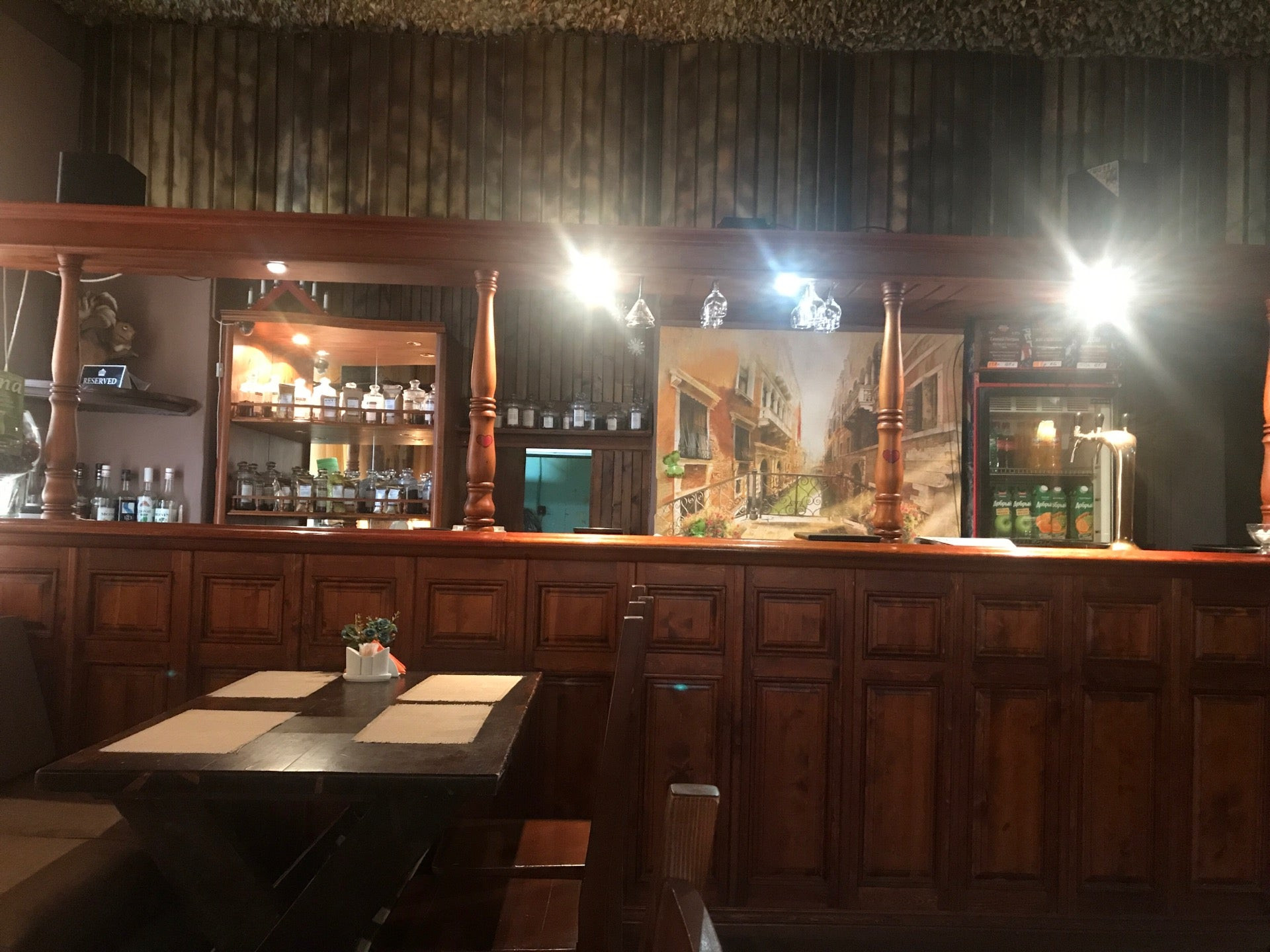 кафе будем друзьями. шантан подольск кафе. кафе френдс в гостях у моники москва. посиделки в кафе с подругами. посетители кофейни.