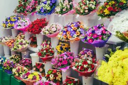 Цветочный магазин на озерной красивые большие букеты роз