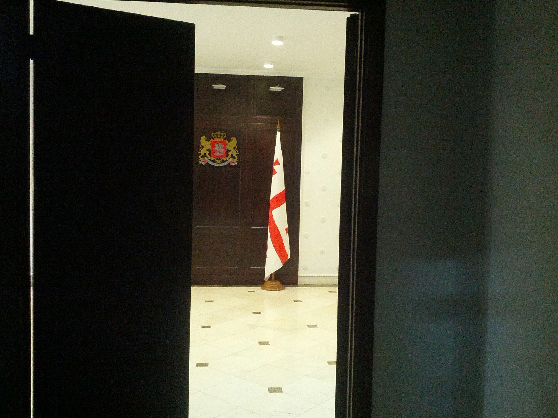 Посольства швейцарии в москве интересов грузии. Посольства швейцарии в москве интересов грузии. Посольство швейцарии в москве. Печать посольства швейцарии. Посольства швейцарии в москве интересов грузии.