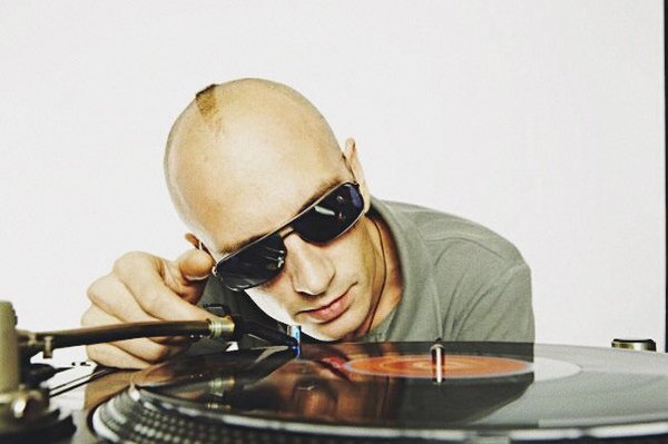 Dj action. Борис Спайдер диджей. DJ Spyder крыша мира. Диджей Фиш. DJ Spy.