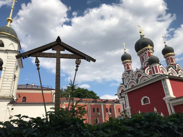 Великомученика Георгия Победоносца в Ендове Московское подворье  Спасо-Преображенского Соловецкого ставропигиального мужского монастыря,  храм на Садовнической улице в Москве 🎭 отзывы, фото, цены, телефон и адрес  - Zoon.ru