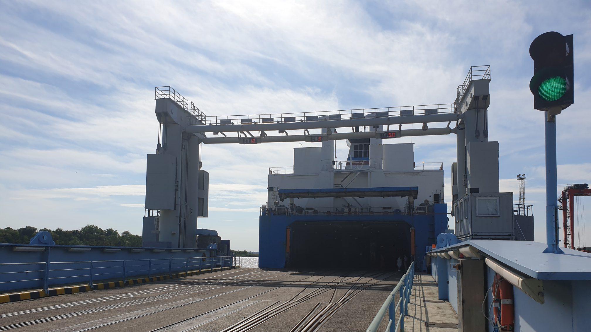 железнодорожный ро. железнодорожный ро. меградзорский железнодорожный тоннель. железнодорожный ро. паром амбал усть луга.