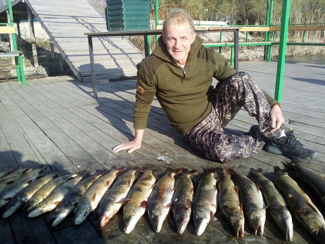 База рыбака и охотника Красноярское море