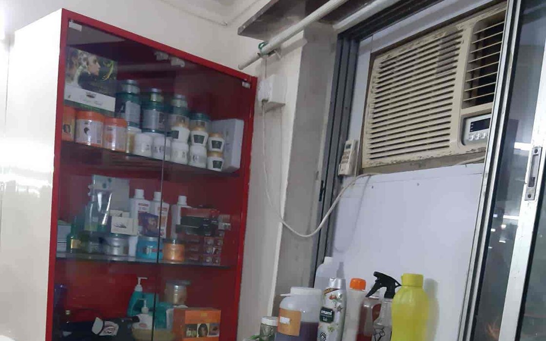 Pretty Woman Beauty Parlour Classes Reviews Photos Phone Number Contact Address Beauty And Spa In Mumbai Nearbyall Com