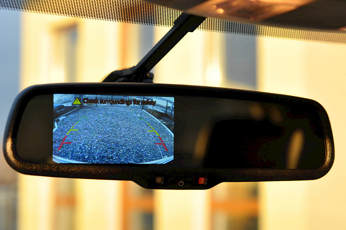 Задняя камера для автомобиля с монитором. Зеркало-видеорегистратор с камерой для Фольксваген.