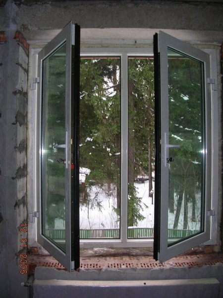 пластиковые окна с бронированным стеклом. антивандальный стеклопакет. Alumil m19800. бронированные окна. бронированные окна для дома.