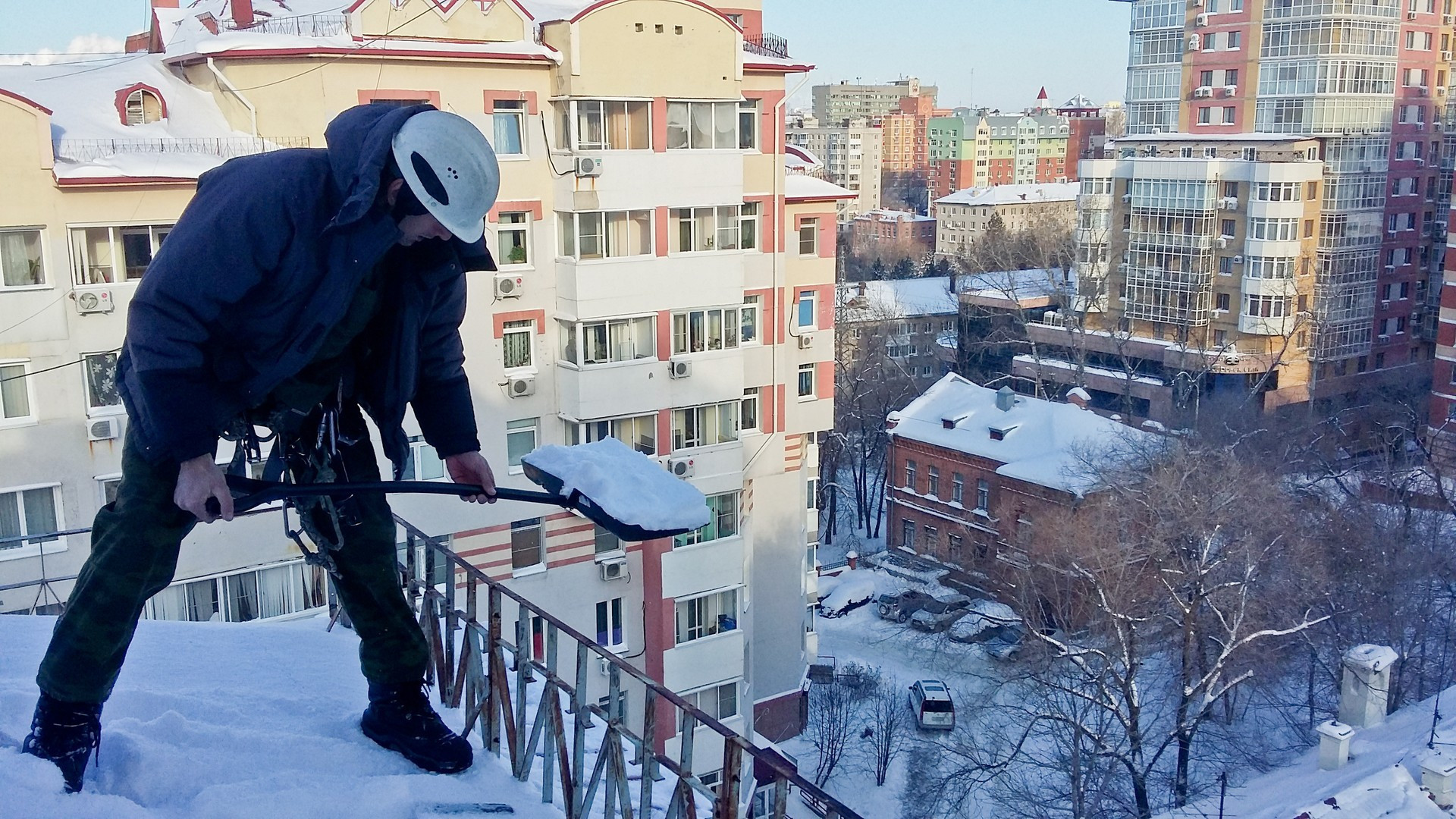 уборка крыши от мусора в многоквартирном доме