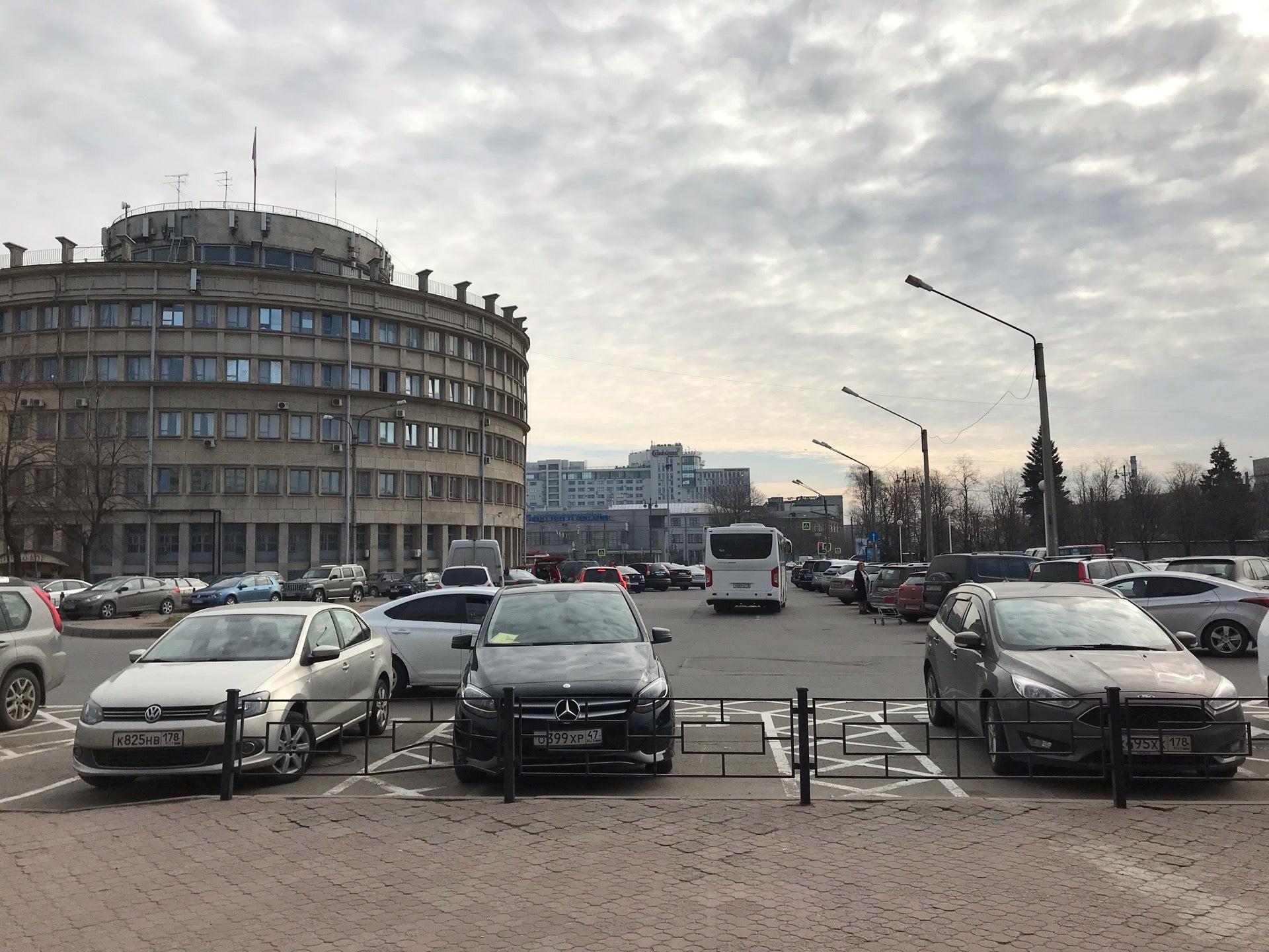 прорвало трубу у максидома на ленинском