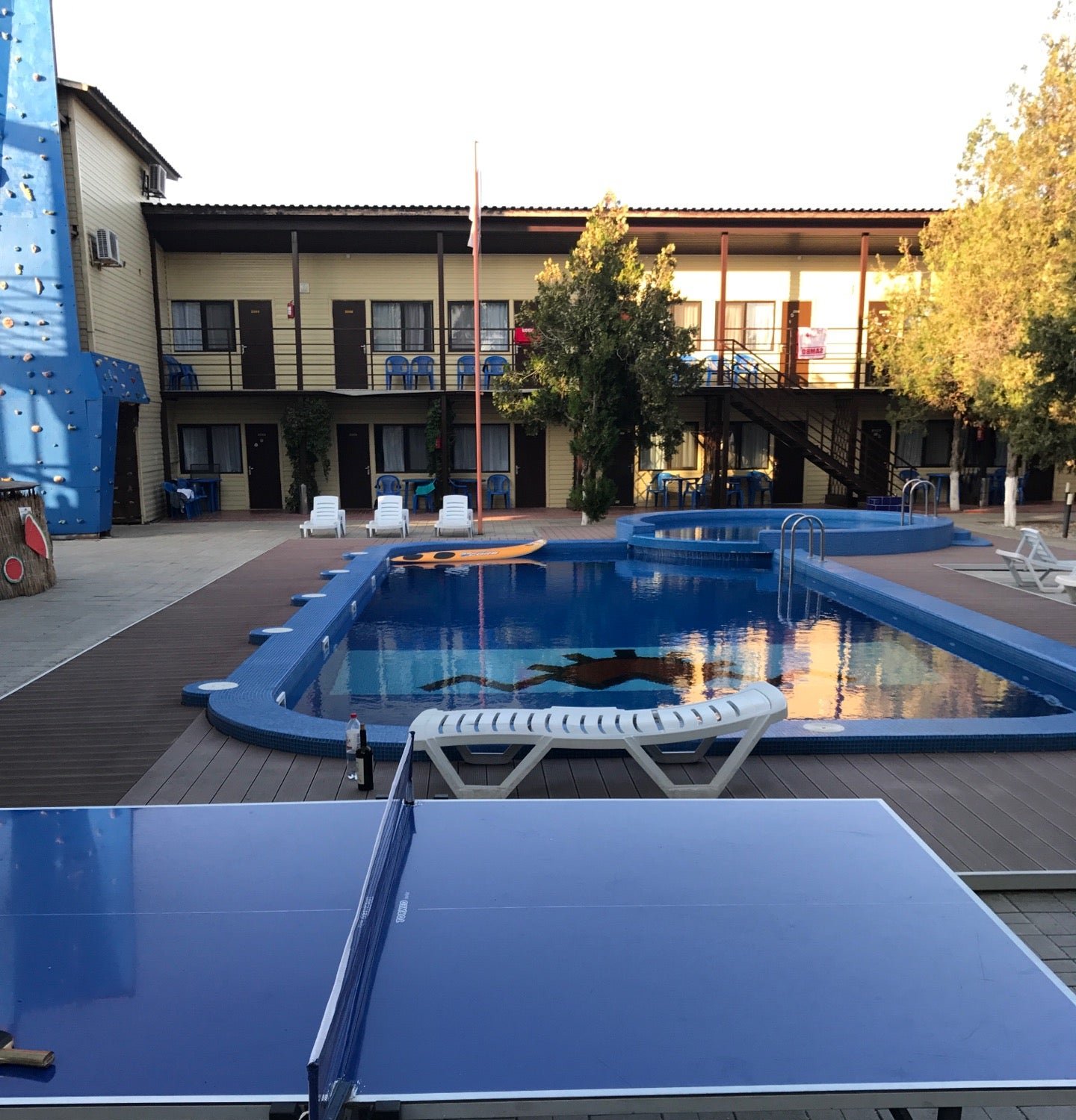 Ейск санаторий коммунаров 41. Бассейн солнечный, ейск. Санаторий ейск бассейн. Зао санаторий ейск. Бассейн солнечный, ейск.