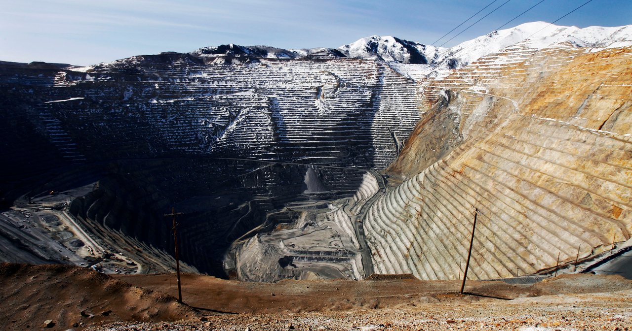 Длинные разрезы. Карьер Kennecott Bingham Canyon mine , штат Юта.. Оползень карьер Бингем США. Карьер «Бингем-каньон» в США. Бингем-каньон оползень.