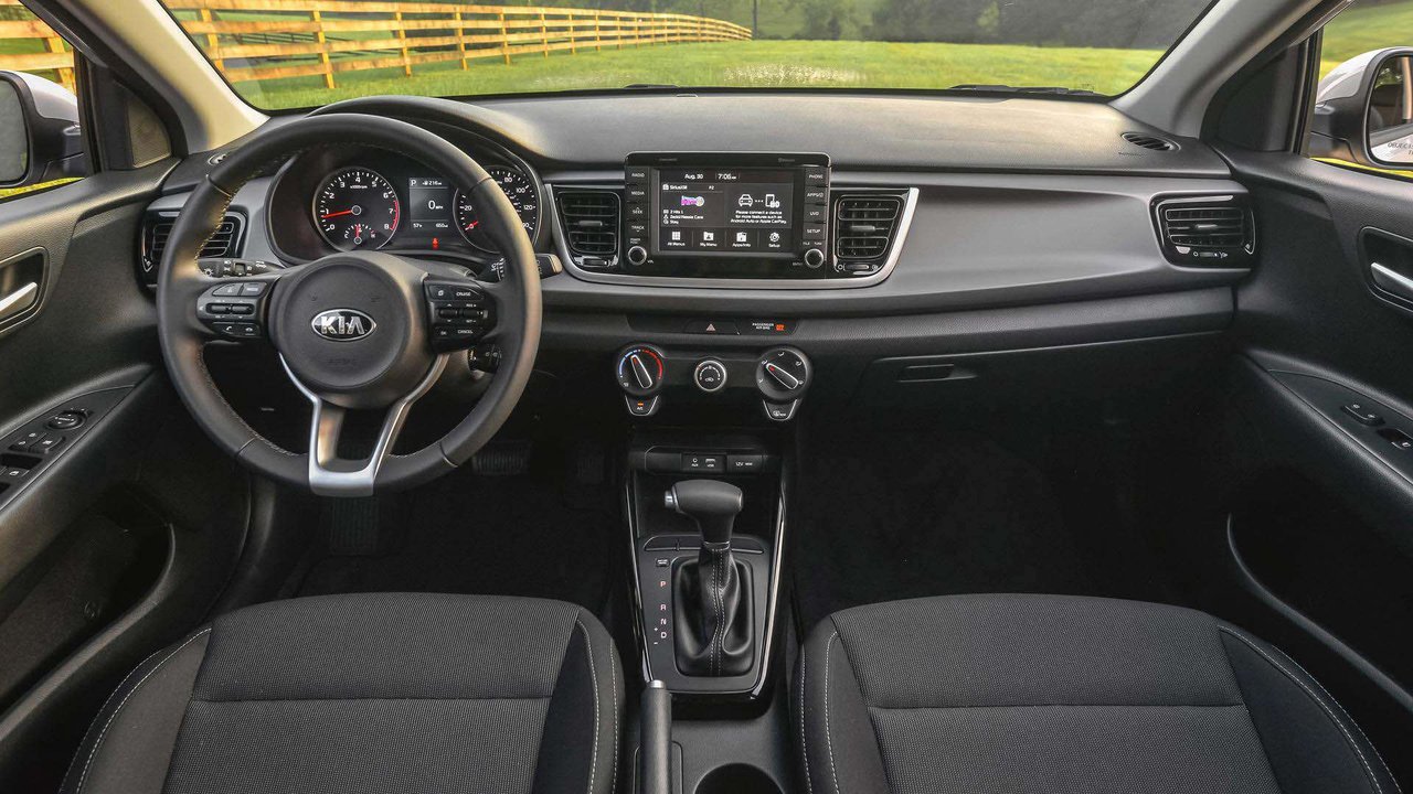 Рио 4 салон. Kia Rio 2018 салон. Киа Рио 2018 комплектации. Киа Рио 4 2018 салон. Кия Рио 2018 салон.