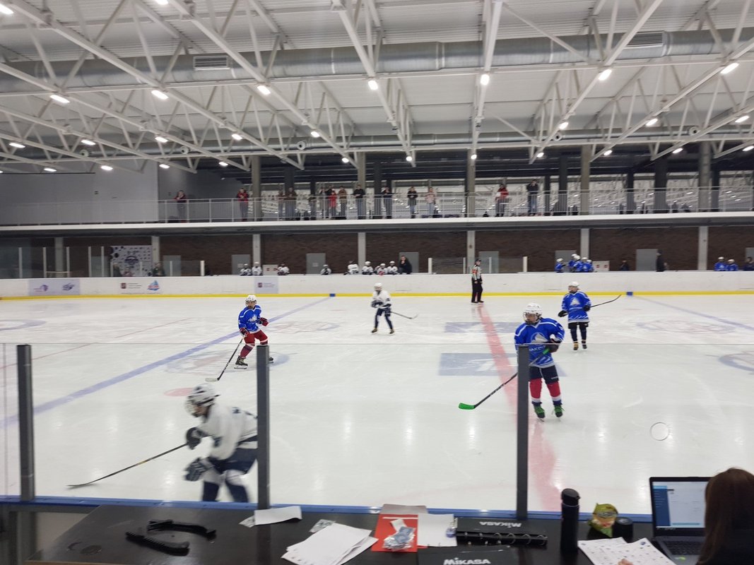 ледовый дворец южный лед. южный лед южно сахалинск. хоккей 13 лет. ледовая арена южно-сахалинск. южный лед южно сахалинск.