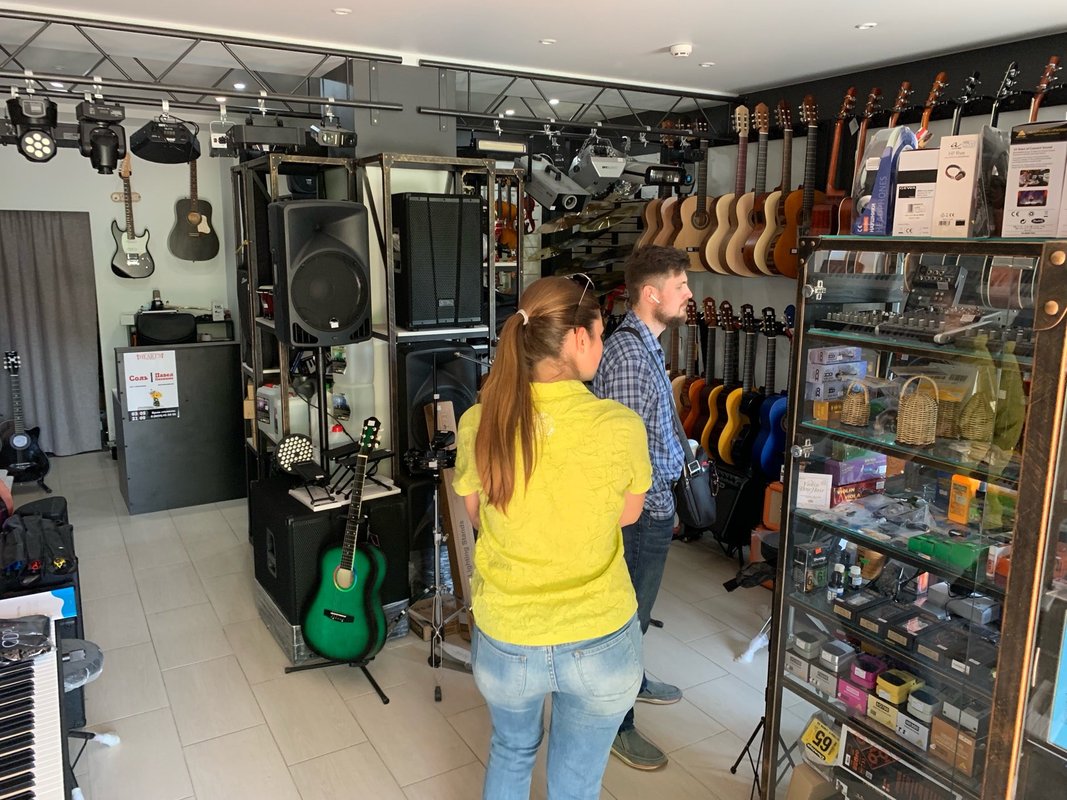 магазин музыкальных инструментов в нефтекамске. звук магазина. таганрог октябрьская 19. звук магазина. музыкальный магазин.