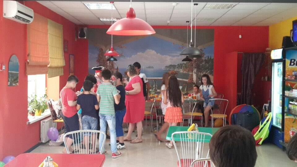 Кафе яблоновский. Ресторан у зулимы. Кафе демос яблоновский. Чайхана 25 октября. Ассорти ресторан.