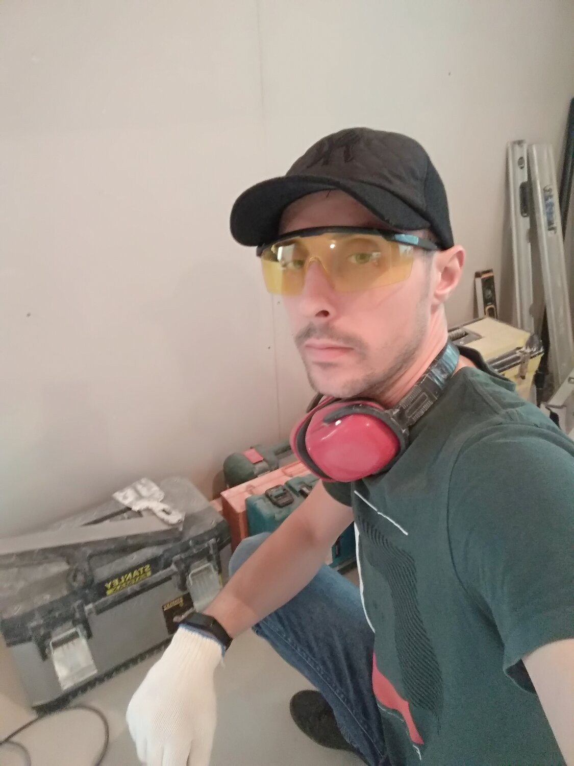 александр доля. денис рудаков. инженер симферополь. грег гонсалес. дарья кадастровый инженер симферополь.