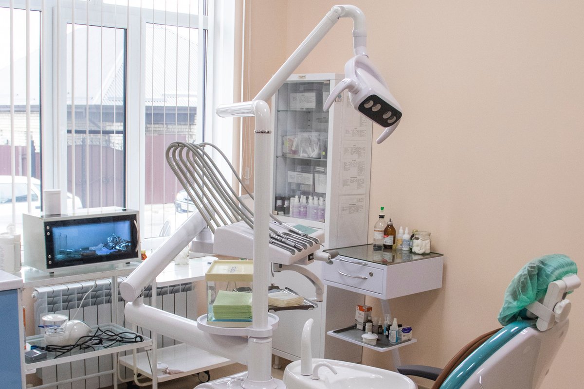 Медицинский центр михайловск. Титан в стоматологии. Титан стоматология Калининграде цены.