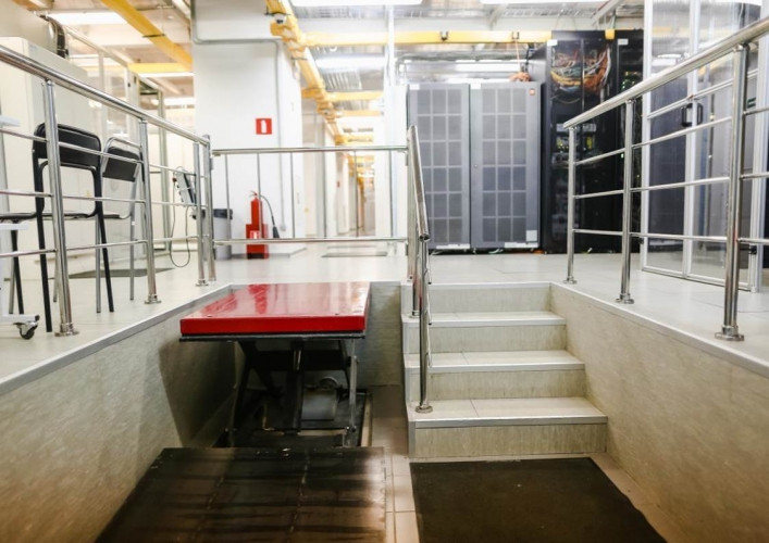 Центр м1. 1а. Варшавское шоссе д 125 строение 1 цод. Ш. Центр м1.